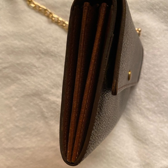 Louis Vuitton wallet crossbody - Picture 7 of 12